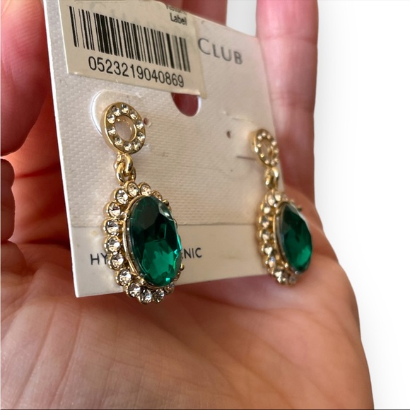 NWT Charter Club Emerald Teardrop Gold Tone Post Back Earrings - Picture 3 of 8